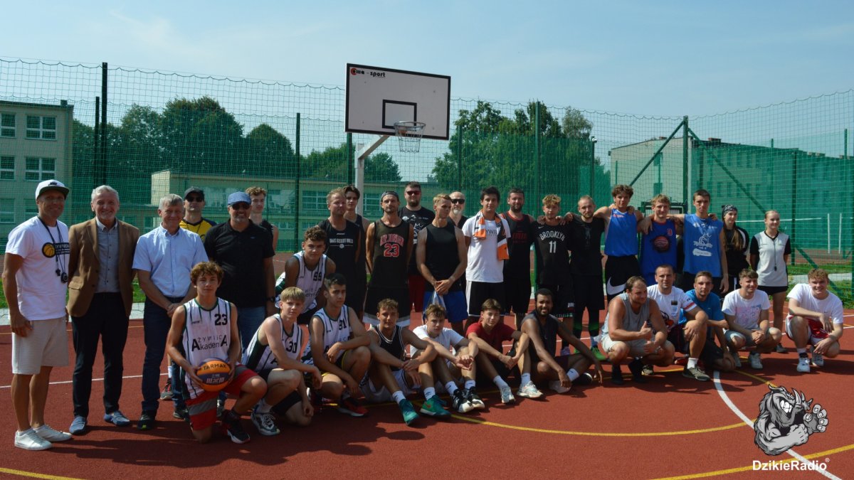 Turniej Koszykówki 3×3 – Pożegnanie Wakacji na Boiskach ZSME - 31 sierpnia 2024r. Turniej Koszykówki 3×3 – Pożegnanie Wakacji na Boiskach ZSME - 31 sierpnia 2024r.