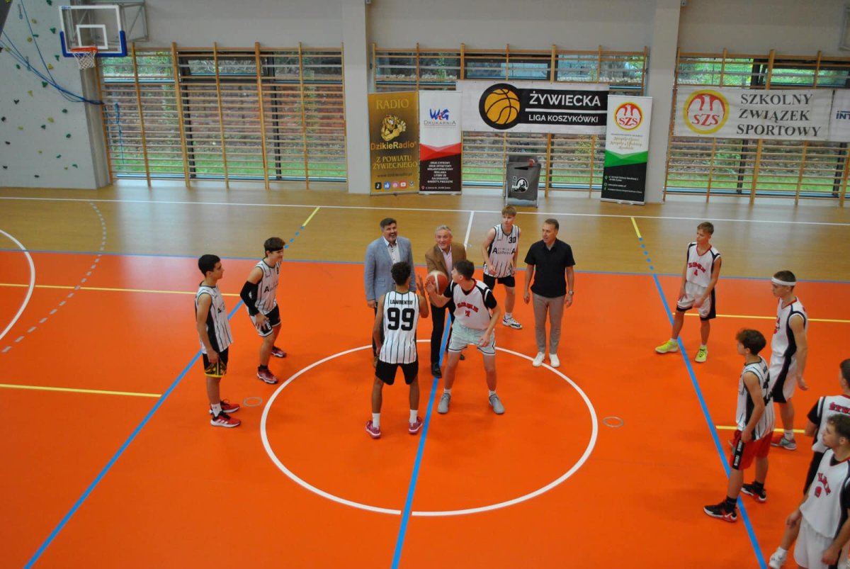 Pierwsza runda III edycji Żywieckiej Ligi Koszykówki - 26 października 2024r. Pierwsza runda III edycji Żywieckiej Ligi Koszykówki - 26 października 2024r.